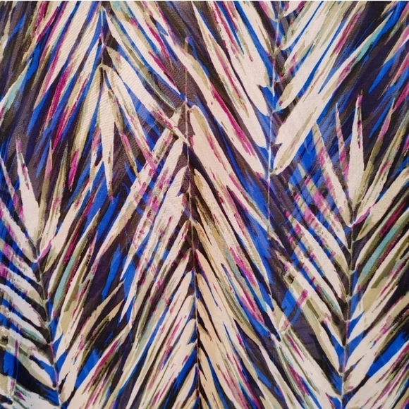 Banana Republic Factory Palm leaf flowy blouse - Picture 4 of 10